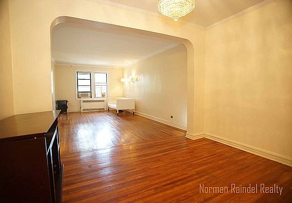 2nd image of 1900 Avenue W APT 3A