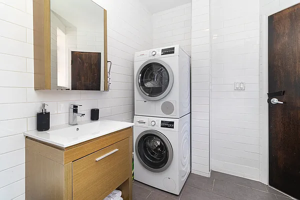 Rented by Tesla Realty Group LLC | media 1