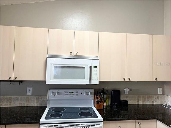 3rd image of 1305 Gangplank Dr