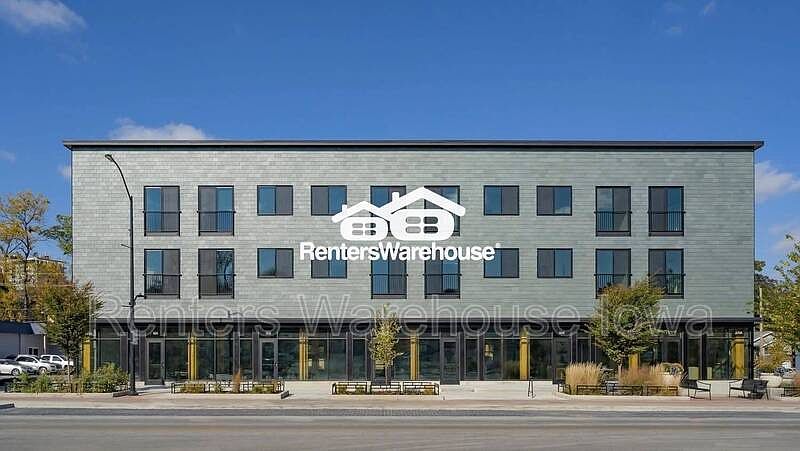 1st image of 2701 Ingersoll Ave #201