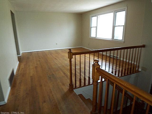 1st image of 124 Bayberry Ln