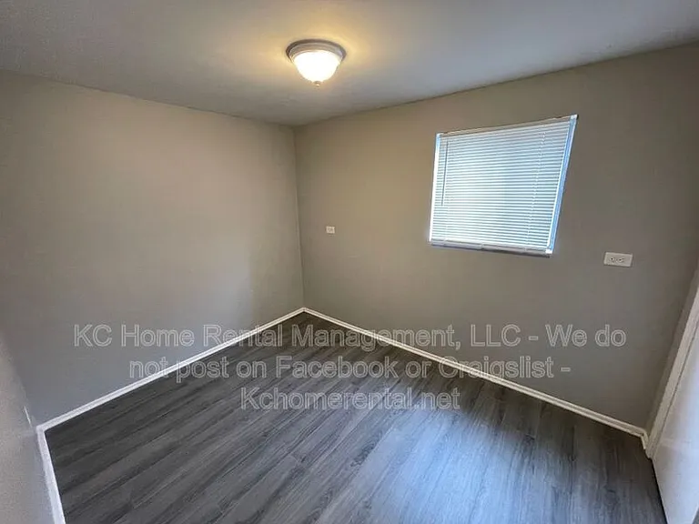 2214 NE 77th St — Photo 7