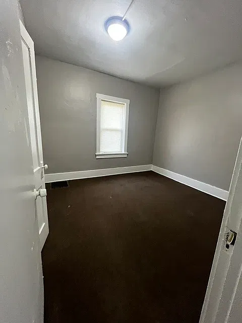 505 Bay St — Photo 4