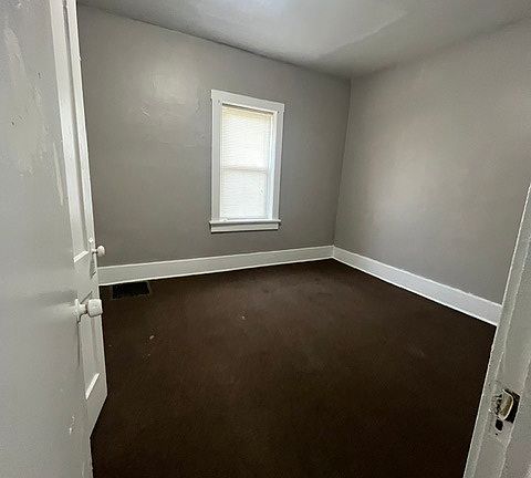 4th image of 505 Bay St
