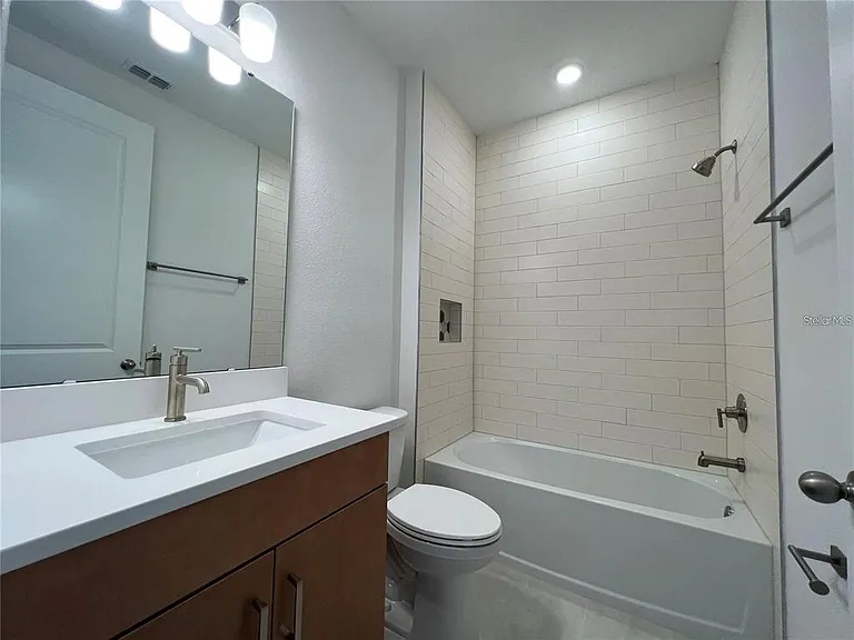 19141 Planetree St — Photo 26