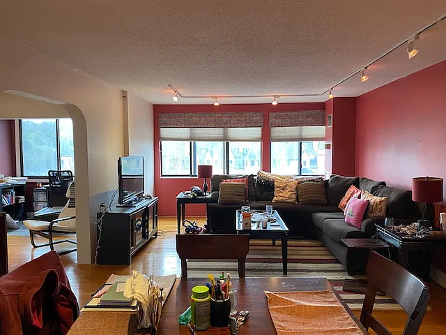 Building Photo - 1731 Beacon St #711