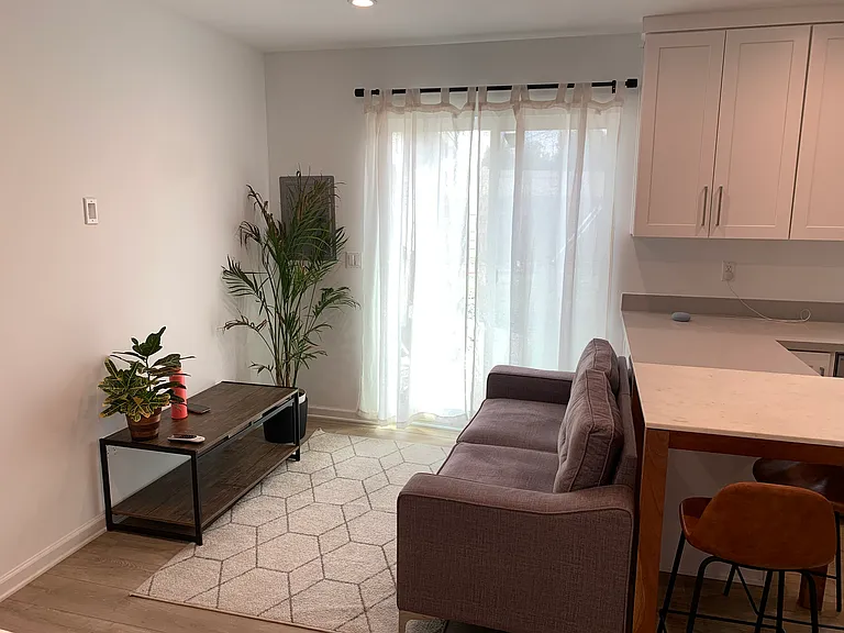 6559 Alcove Ave — Photo 8
