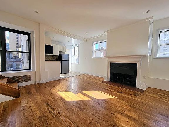 3rd image of 163 E 36th St #6U