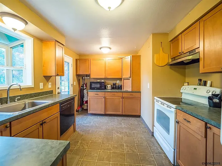 1263 Pine Ct — Photo 3