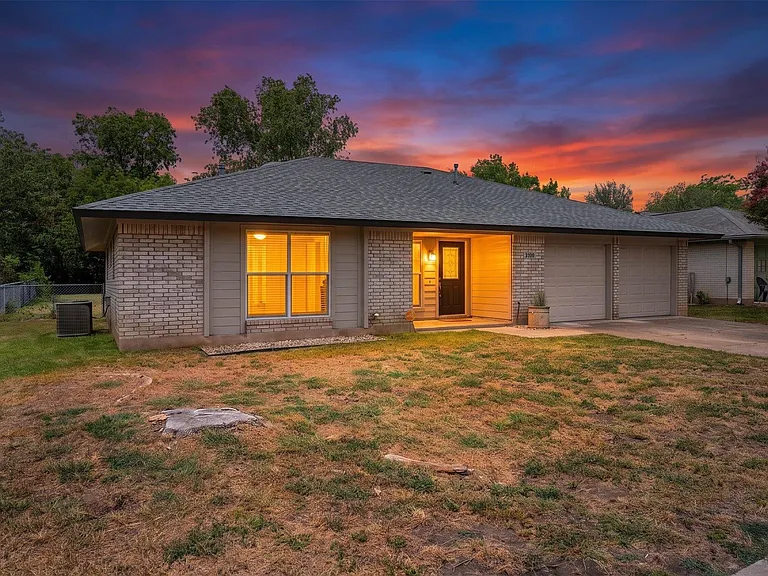 1100 Red Cliff Dr — Photo 37