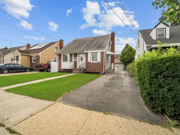 370 Locust Avenue, Uniondale, NY 11553