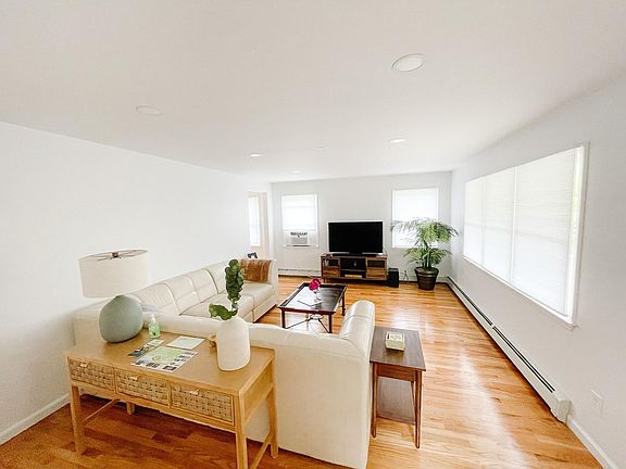 3rd image of 414 3rd St