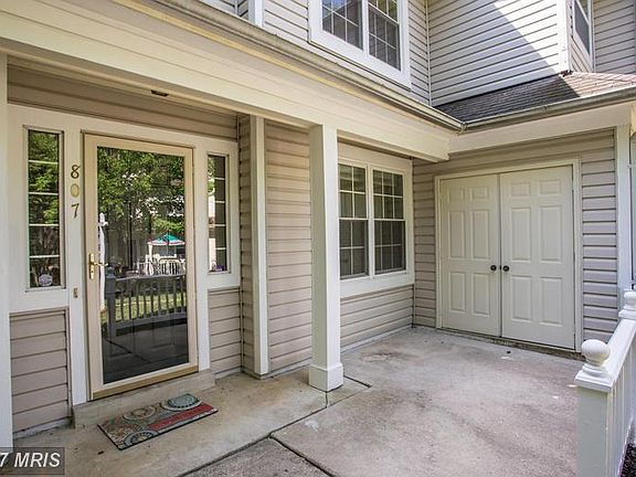 2nd image of 807 Dunloring Ct