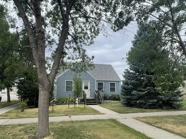 1302 E Dakota Ave, Pierre, SD 57501