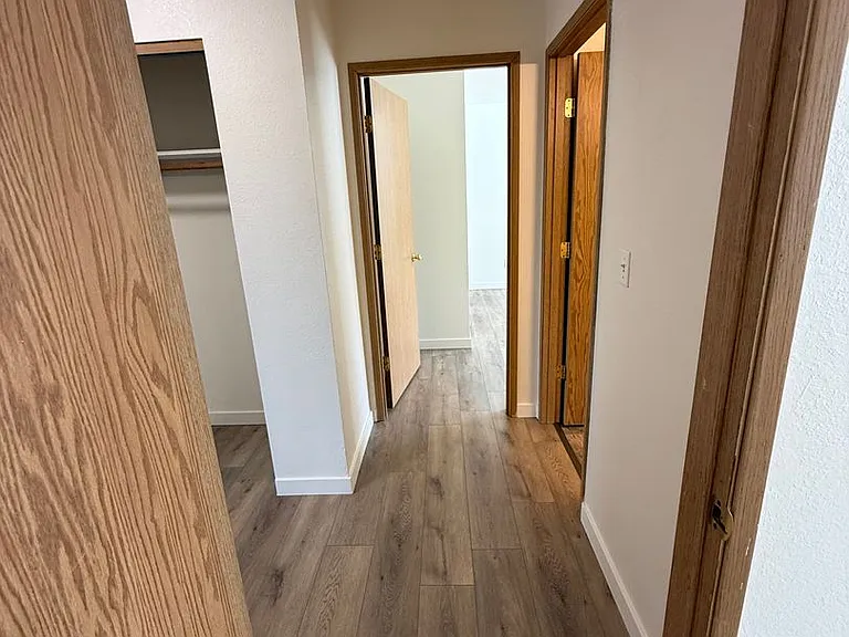 5388 N Hills Dr — Photo 16