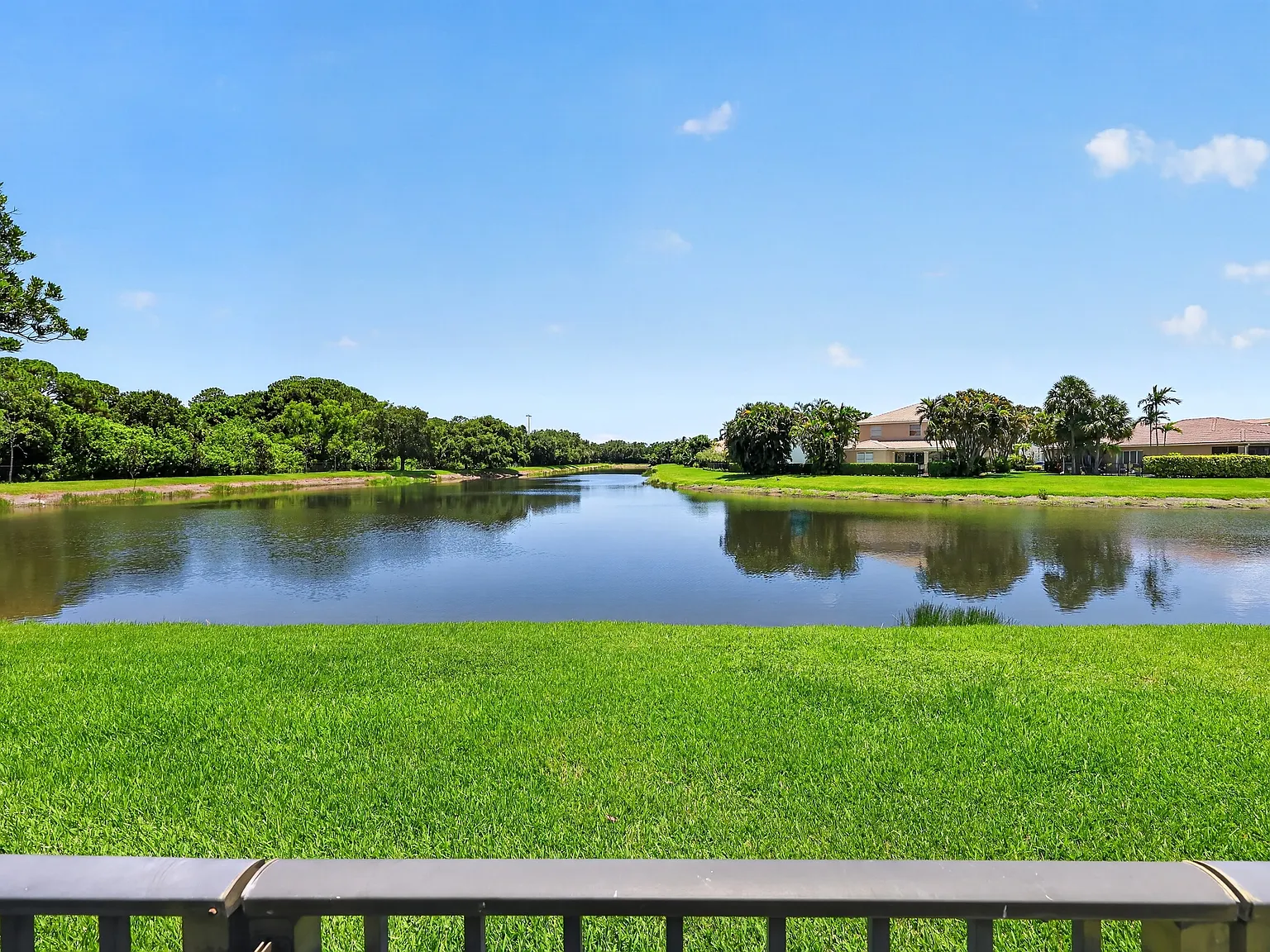 143 Isle Verde Way — Photo 2