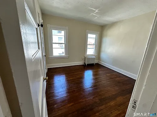 15-17 Beacon St #2 Photo 1