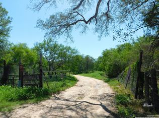 1590 McCauley Rd, Floresville, TX 78114