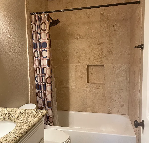 408 W Johnson St — Photo 12
