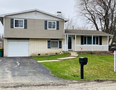 3575 Woodlawn Ave, Gurnee, IL, 60031