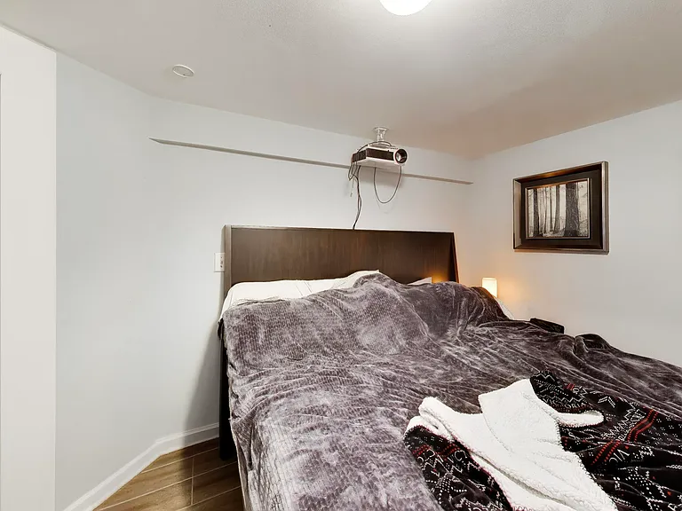 5057 W Dakin St #G — Photo 10