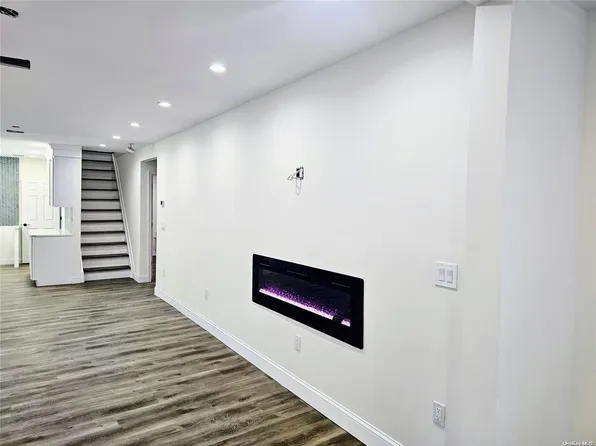 27 Washington Avenue, Roosevelt, NY 11575