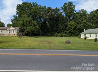 5940 Freedom Dr, Charlotte, NC 28214