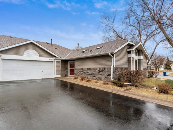 2001 Glenhaven Ln N, Brooklyn Park, MN 55443