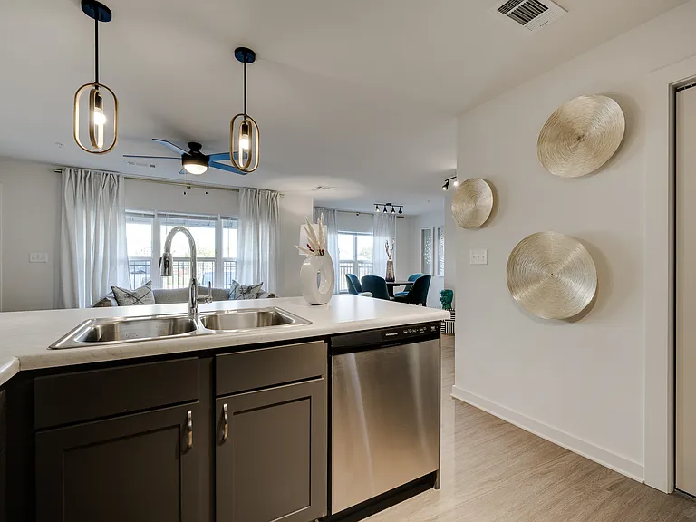 Brentwood Apartments — Photo 59