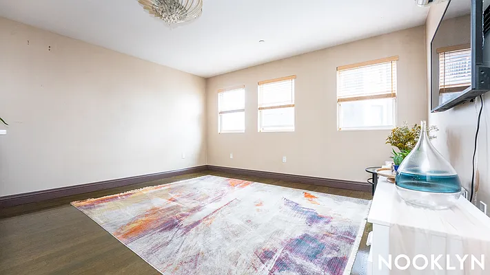 Rented by Nooklyn NYC LLC | media 39