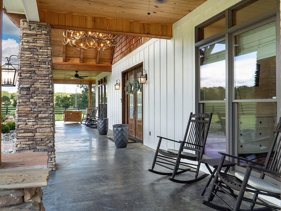 7th image of this home