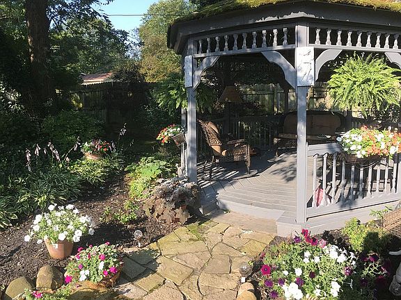 3rd image of 3527 Glencairn Dr