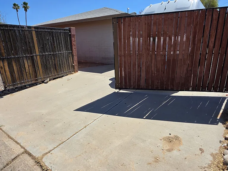 1201 E Barcelona Ave — Photo 7