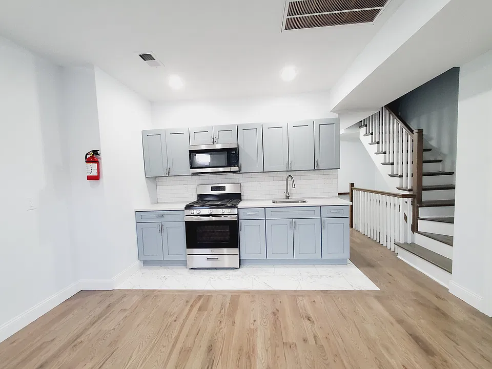 480 Bergen Ave #2