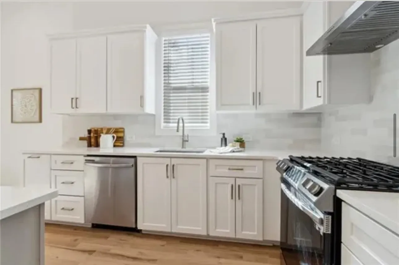 3 bed, 2.5 bath, $3,000 — Photo 1