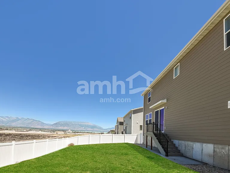 1346 W Mahogany St — Photo 16