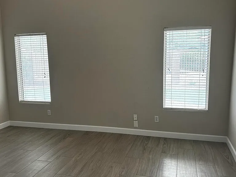 1489 S Dove St — Photo 23
