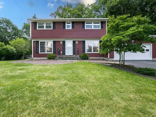 7806 Heritage Cir, Manlius, NY 13104