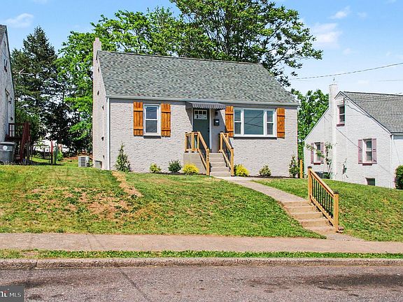 4th image of 163 Reynolds Ave