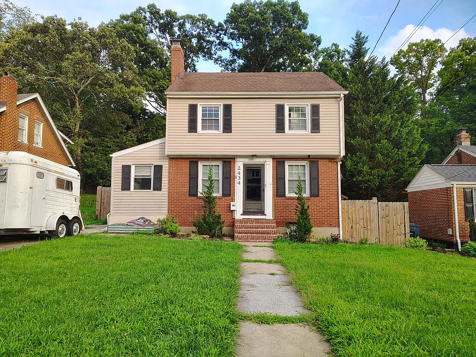 2434 Livingston Rd SW