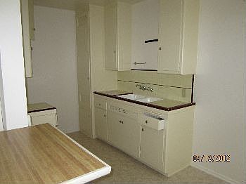 2nd image of 1820 Grace Ave APT 5