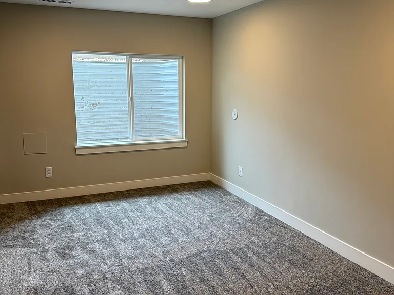71 N 300 E — Photo 11