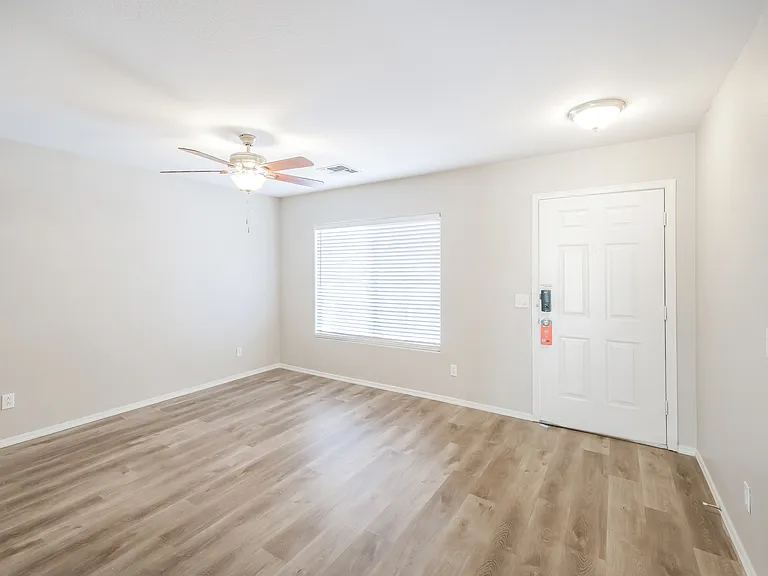 12929 W Willow Ave — Photo 3