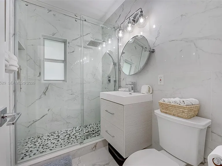 8950 Byron Ave — Photo 7