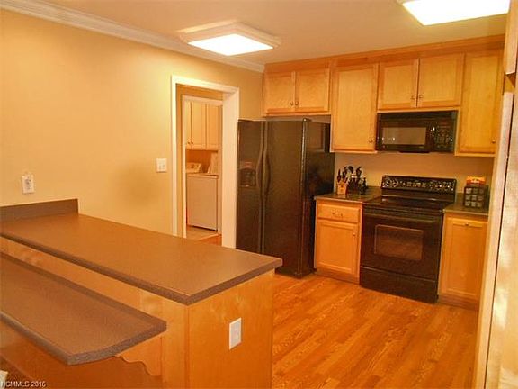 4th image of 94 Lewis Creek Dr