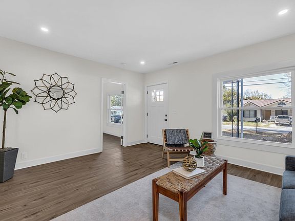 4th image of 1522 Waterhouse St