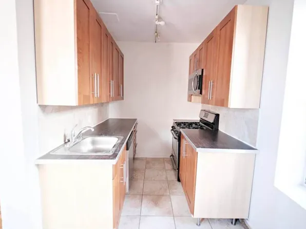 401 Edgecomb Avenue image 1 of 19