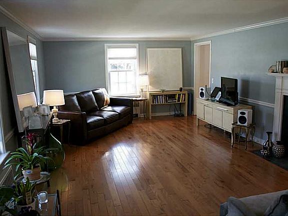 4th image of 141 Algonquin Dr
