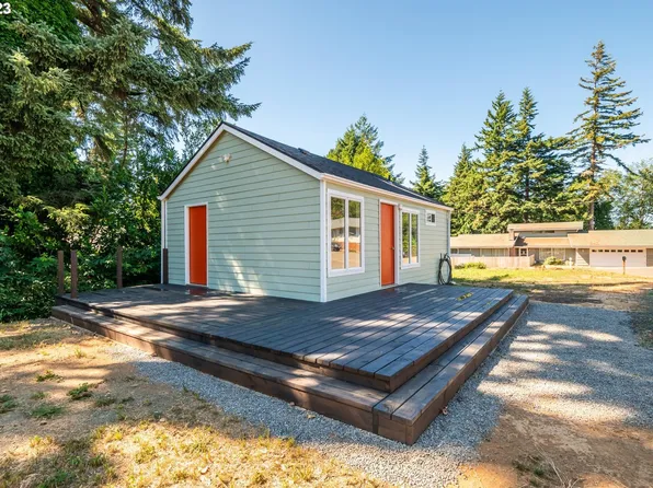 915 Tower St, North Bend, OR 97459