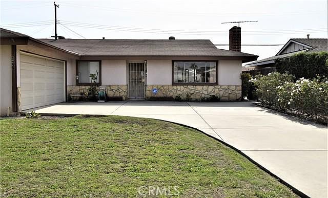 2nd image of 5452 Santa Monica Ave